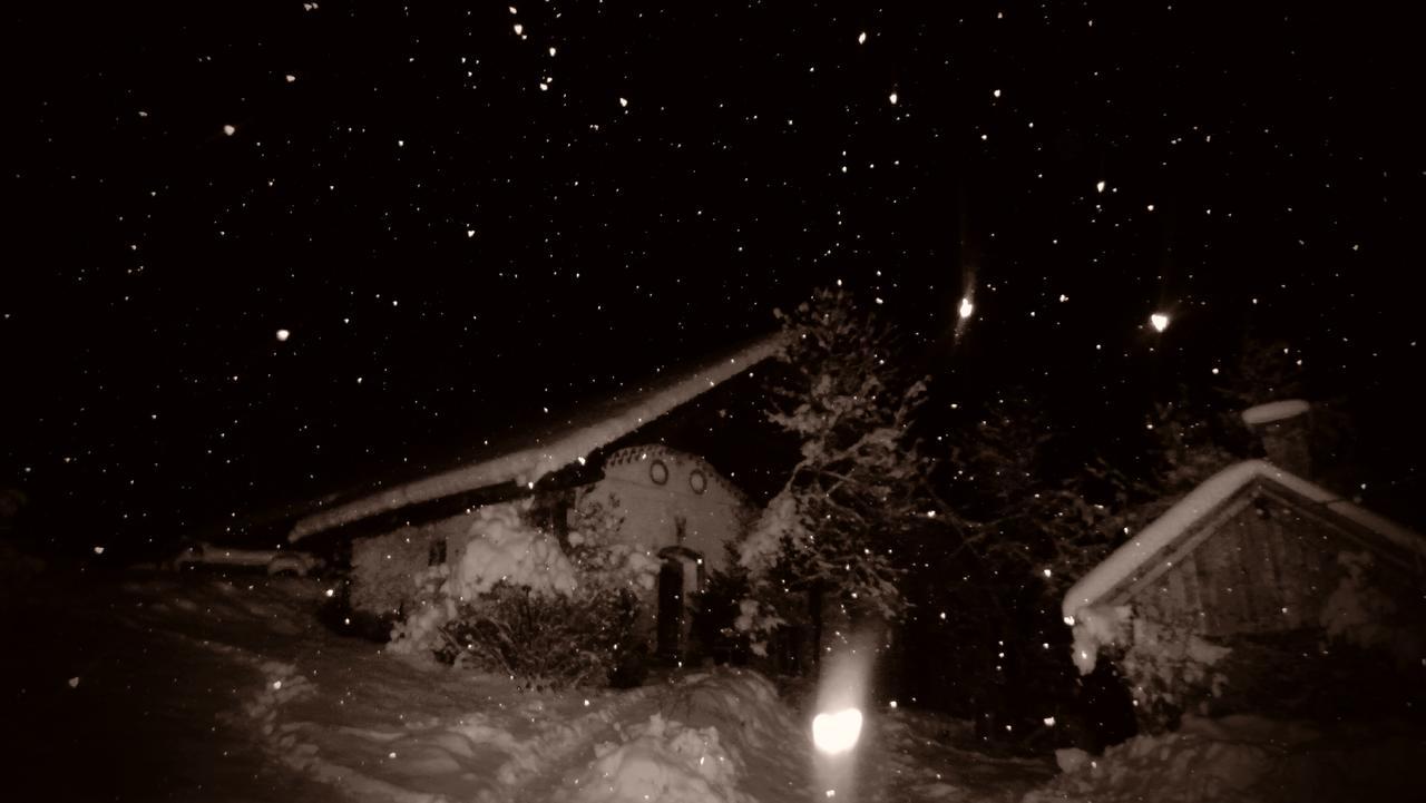 ウンタータウエルンArlerhofアパートメント エクステリア 写真